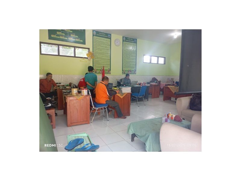 Ruang Kepsek / Guru